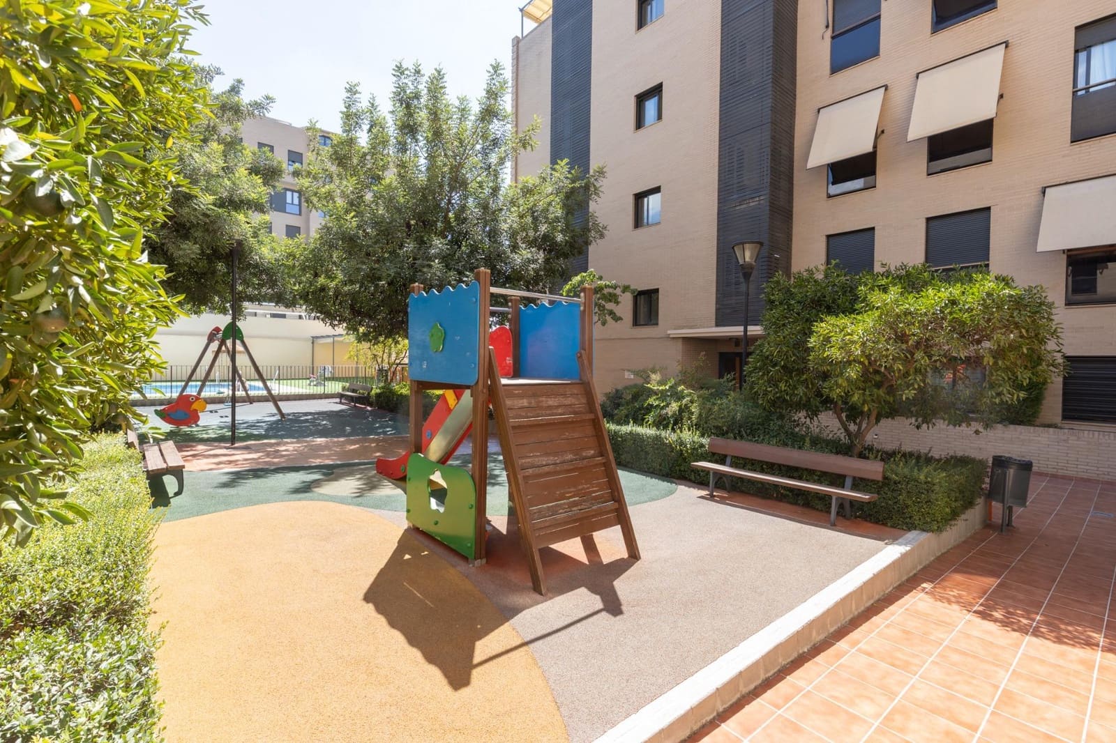 2 Zimmer Wohnung zu verkaufen in Granada Stadt mit Pool Garage - 292.000 € (Ref: 10086239)