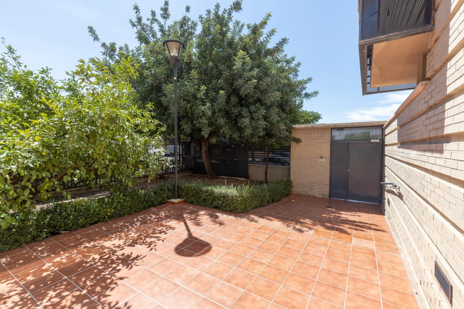 2 Zimmer Wohnung zu verkaufen in Granada Stadt mit Pool Garage - 292.000 € (Ref: 10086239)