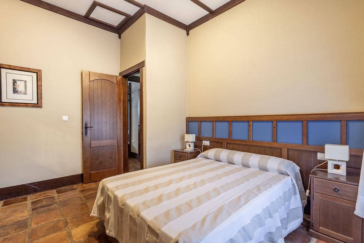 5 Zimmer Villa zu verkaufen in Illora mit Pool Garage - 650.000 € (Ref: 10098470)