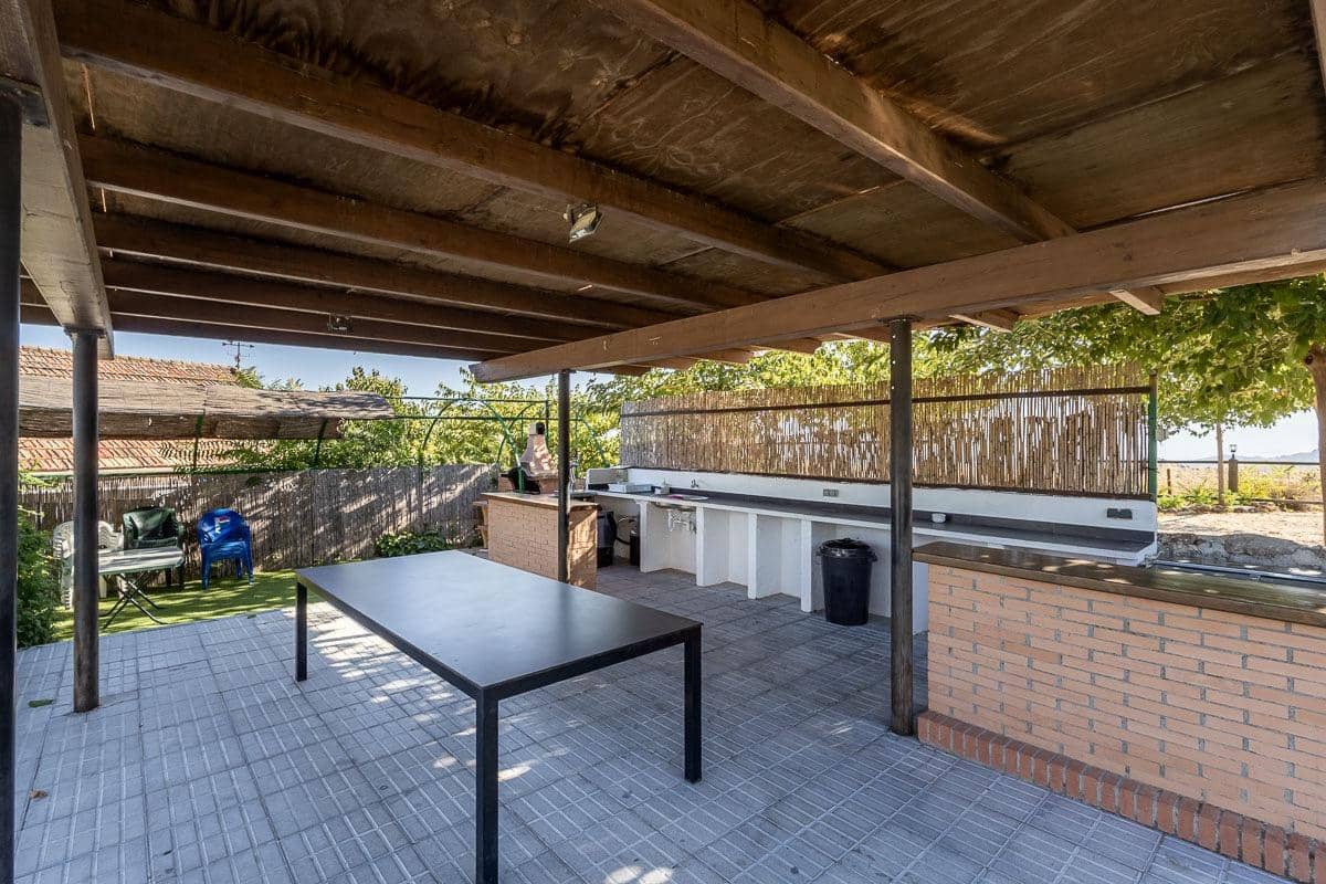 5 Zimmer Villa zu verkaufen in Illora mit Pool Garage - 650.000 € (Ref: 10098470)