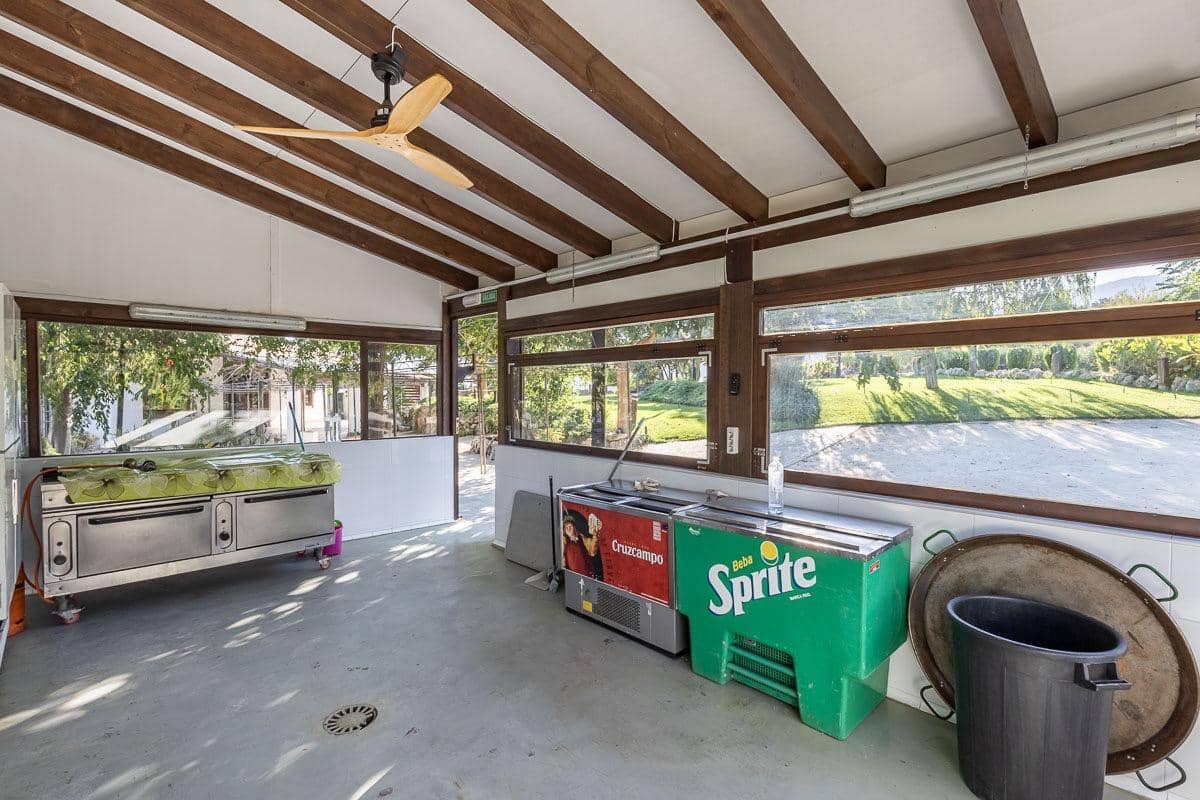 5 Zimmer Villa zu verkaufen in Illora mit Pool Garage - 650.000 € (Ref: 10098470)
