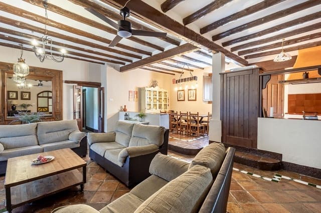 5 Zimmer Villa zu verkaufen in Illora mit Pool Garage - 650.000 € (Ref: 10098470)