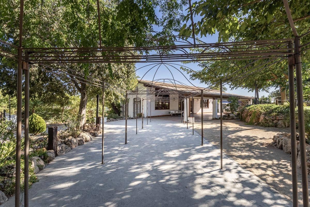 5 Zimmer Villa zu verkaufen in Illora mit Pool Garage - 650.000 € (Ref: 10098470)