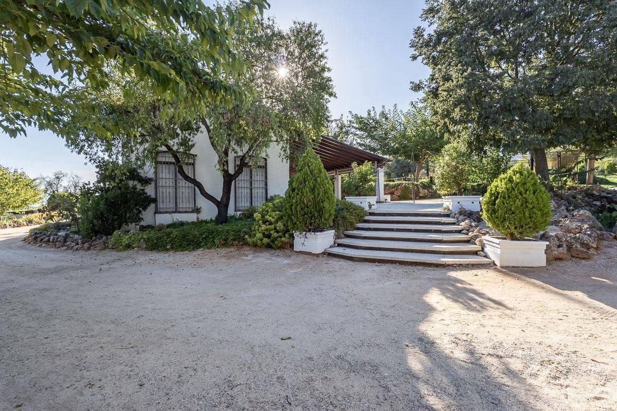 5 Zimmer Villa zu verkaufen in Illora mit Pool Garage - 650.000 € (Ref: 10098470)