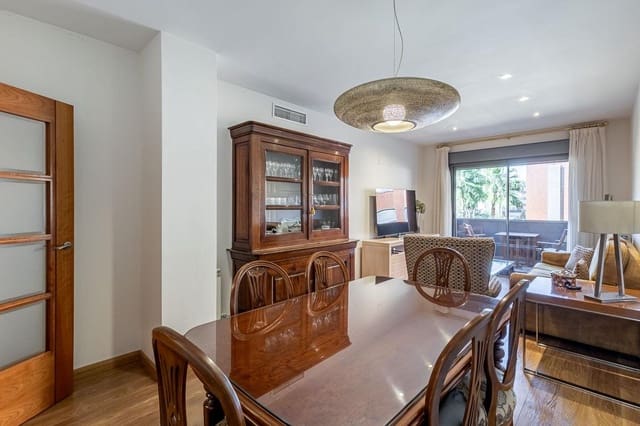 3 quarto Apartamento para venda em Granada cidade com piscina garagem - 498 000 € (Ref: 10098471)