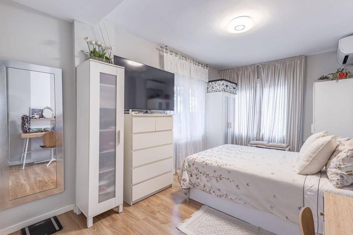 5 sovrum Lägenhet till salu i Granada stad med pool garage - 849 000 € (Ref: 10109757)