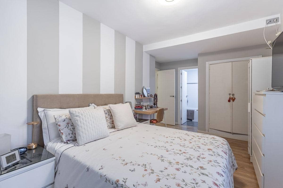 5 sovrum Lägenhet till salu i Granada stad med pool garage - 849 000 € (Ref: 10109757)