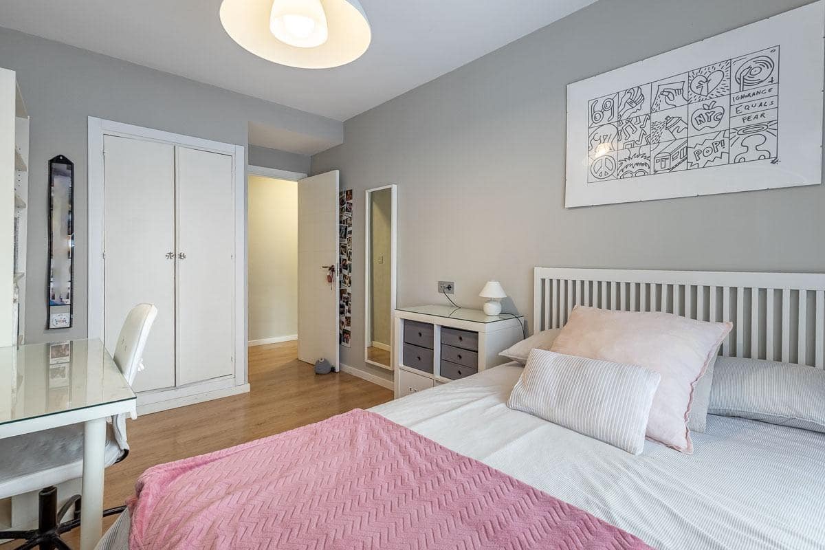 5 sovrum Lägenhet till salu i Granada stad med pool garage - 849 000 € (Ref: 10109757)