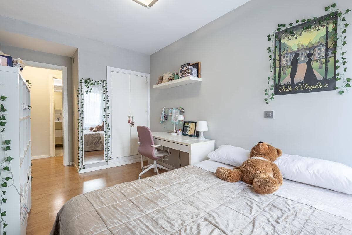 5 sovrum Lägenhet till salu i Granada stad med pool garage - 849 000 € (Ref: 10109757)