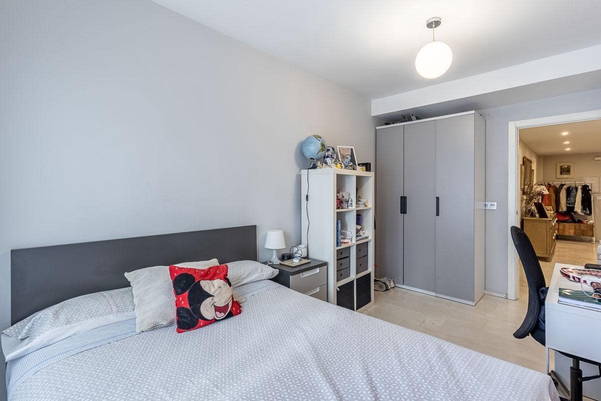 5 sovrum Lägenhet till salu i Granada stad med pool garage - 849 000 € (Ref: 10109757)