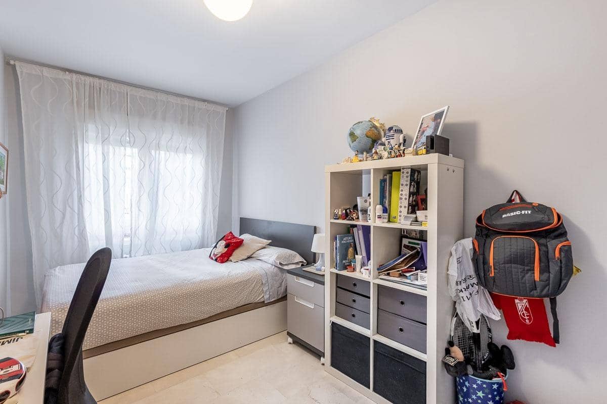 5 sovrum Lägenhet till salu i Granada stad med pool garage - 849 000 € (Ref: 10109757)