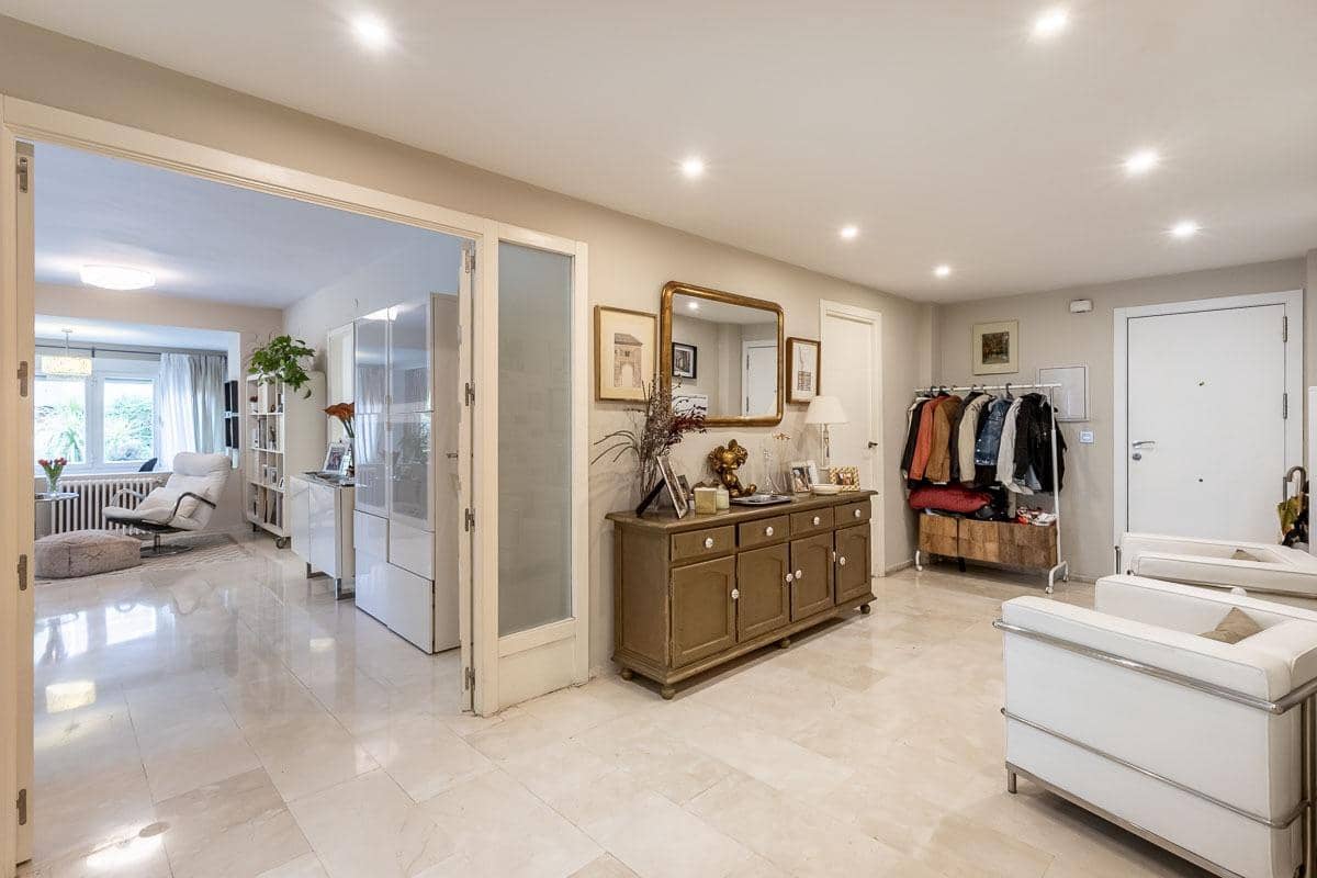 5 sovrum Lägenhet till salu i Granada stad med pool garage - 849 000 € (Ref: 10109757)