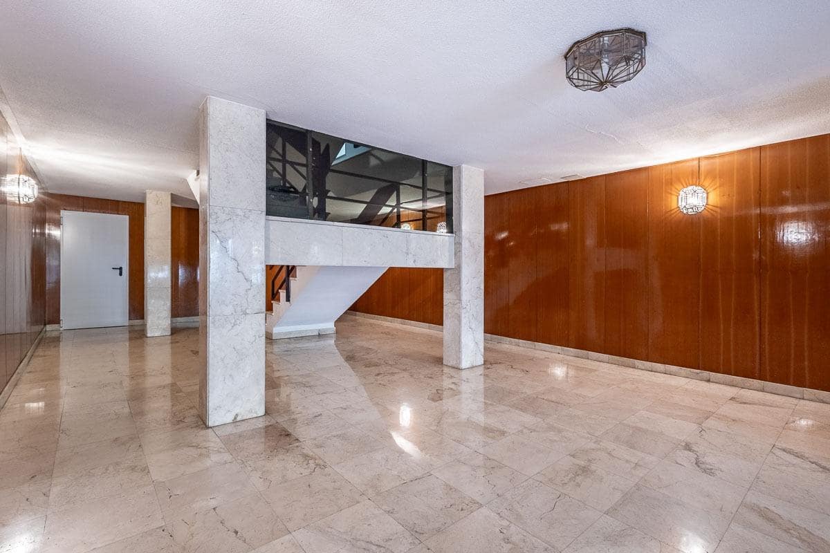 5 sovrum Lägenhet till salu i Granada stad med pool garage - 849 000 € (Ref: 10109757)