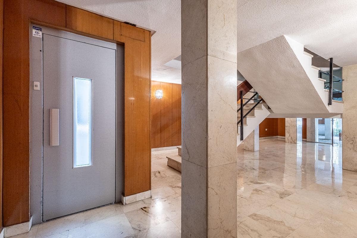 5 sovrum Lägenhet till salu i Granada stad med pool garage - 849 000 € (Ref: 10109757)