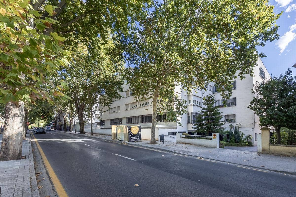 5 sovrum Lägenhet till salu i Granada stad med pool garage - 849 000 € (Ref: 10109757)
