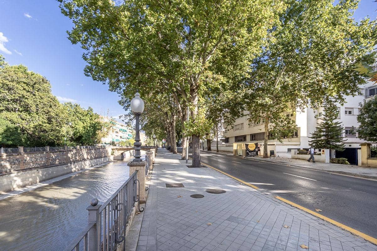 5 sovrum Lägenhet till salu i Granada stad med pool garage - 849 000 € (Ref: 10109757)