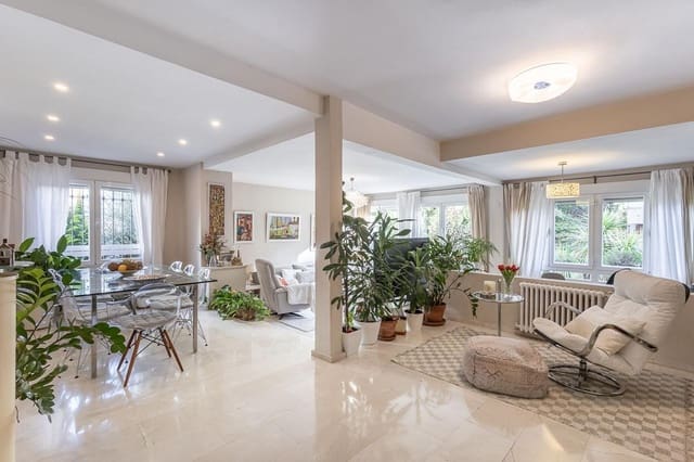 5 sovrum Lägenhet till salu i Granada stad med pool garage - 849 000 € (Ref: 10109757)