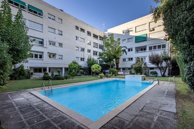 5 sovrum Lägenhet till salu i Granada stad med pool garage - 849 000 € (Ref: 10109757)