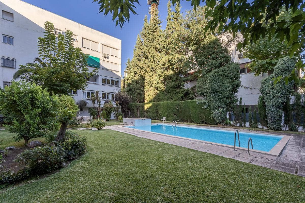 5 sovrum Lägenhet till salu i Granada stad med pool garage - 849 000 € (Ref: 10109757)