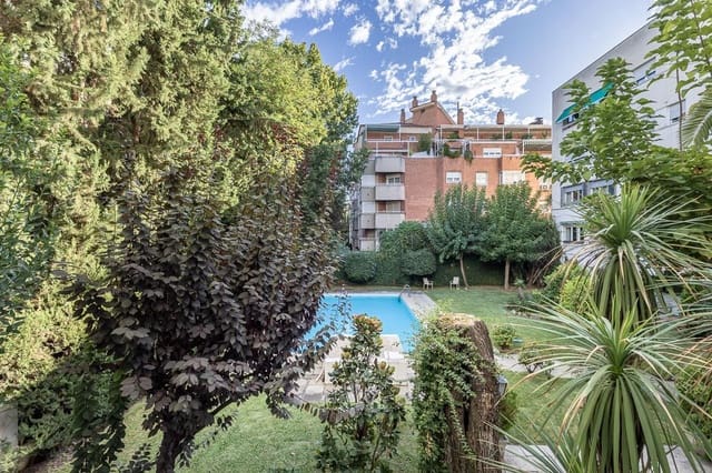 5 sovrum Lägenhet till salu i Granada stad med pool garage - 849 000 € (Ref: 10109757)