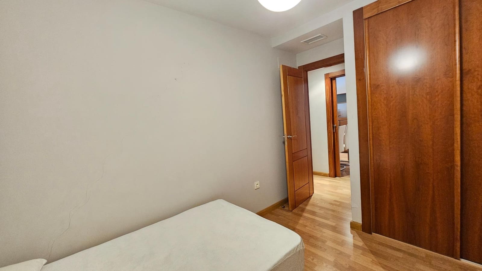 2 soverom Leilighet til leie i Granada by med svømmebasseng garasje - € 1 050 (Ref: 10129564)