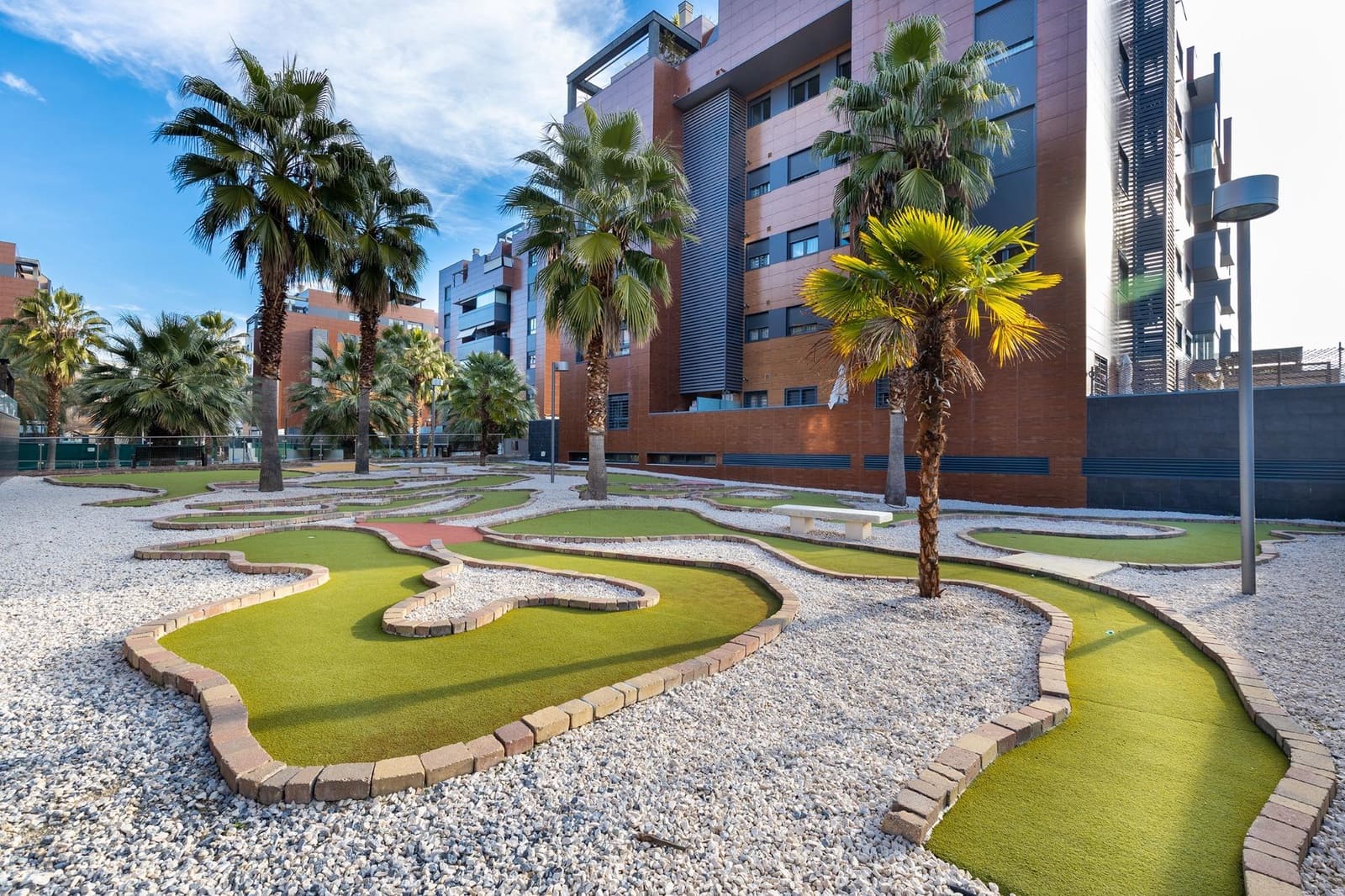 2 soverom Leilighet til leie i Granada by med svømmebasseng garasje - € 1 050 (Ref: 10129564)