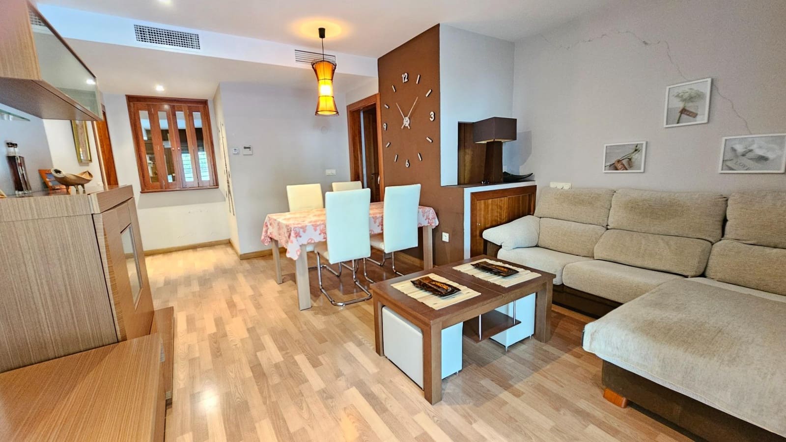 2 soverom Leilighet til leie i Granada by med svømmebasseng garasje - € 1 050 (Ref: 10129564)