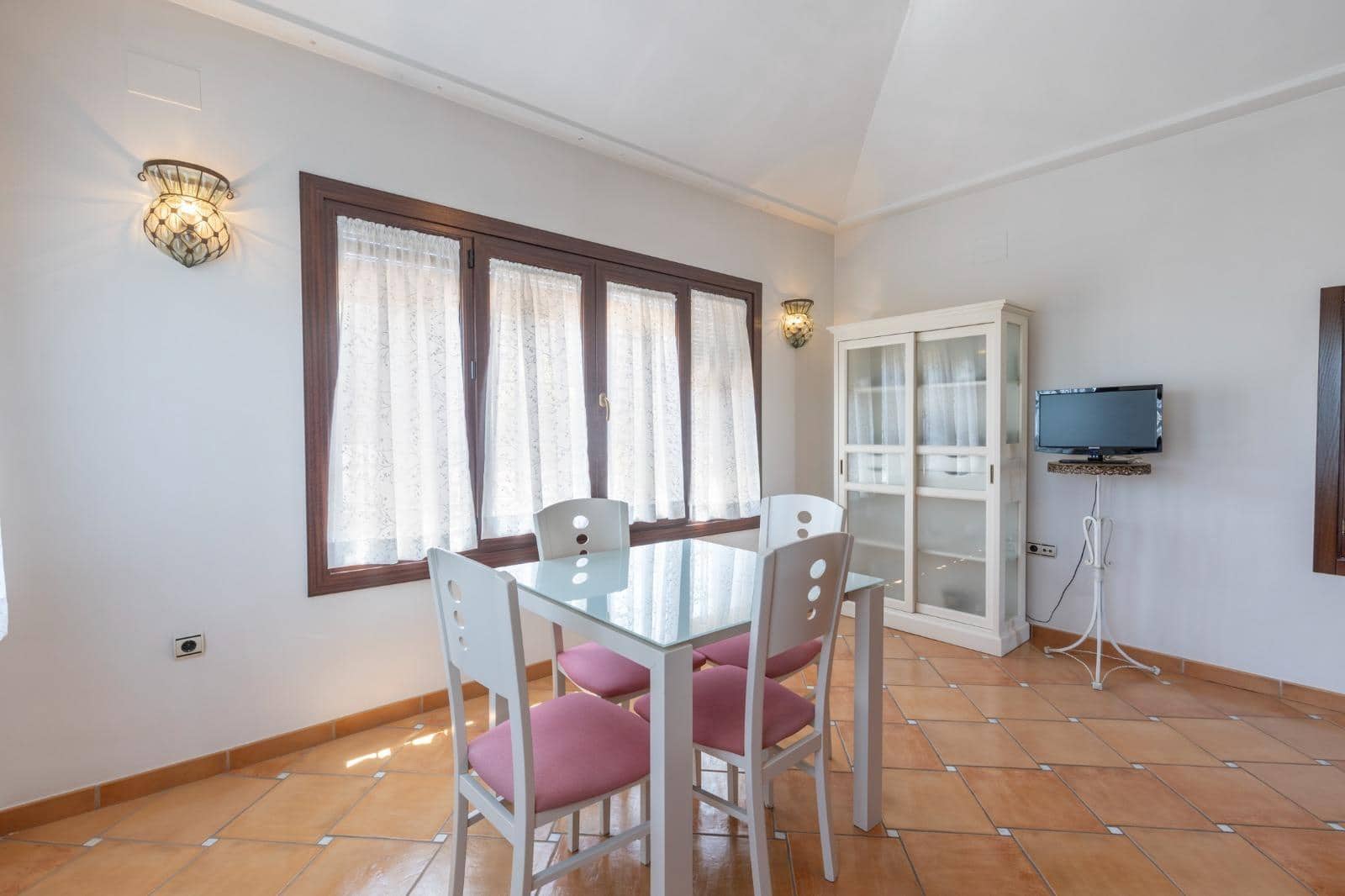 4 bedroom Villa for sale in Vegas del Genil with pool garage - € 429,000 (Ref: 10161553)