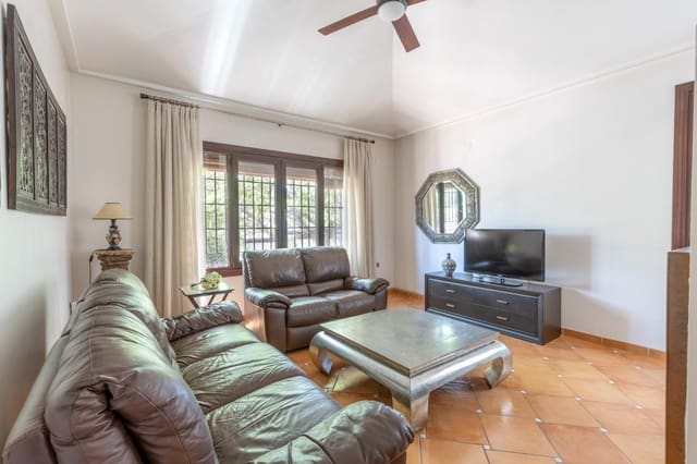 4 soveværelse Villa til salg i Vegas del Genil med swimmingpool garage - € 429.000 (Ref: 10161553)