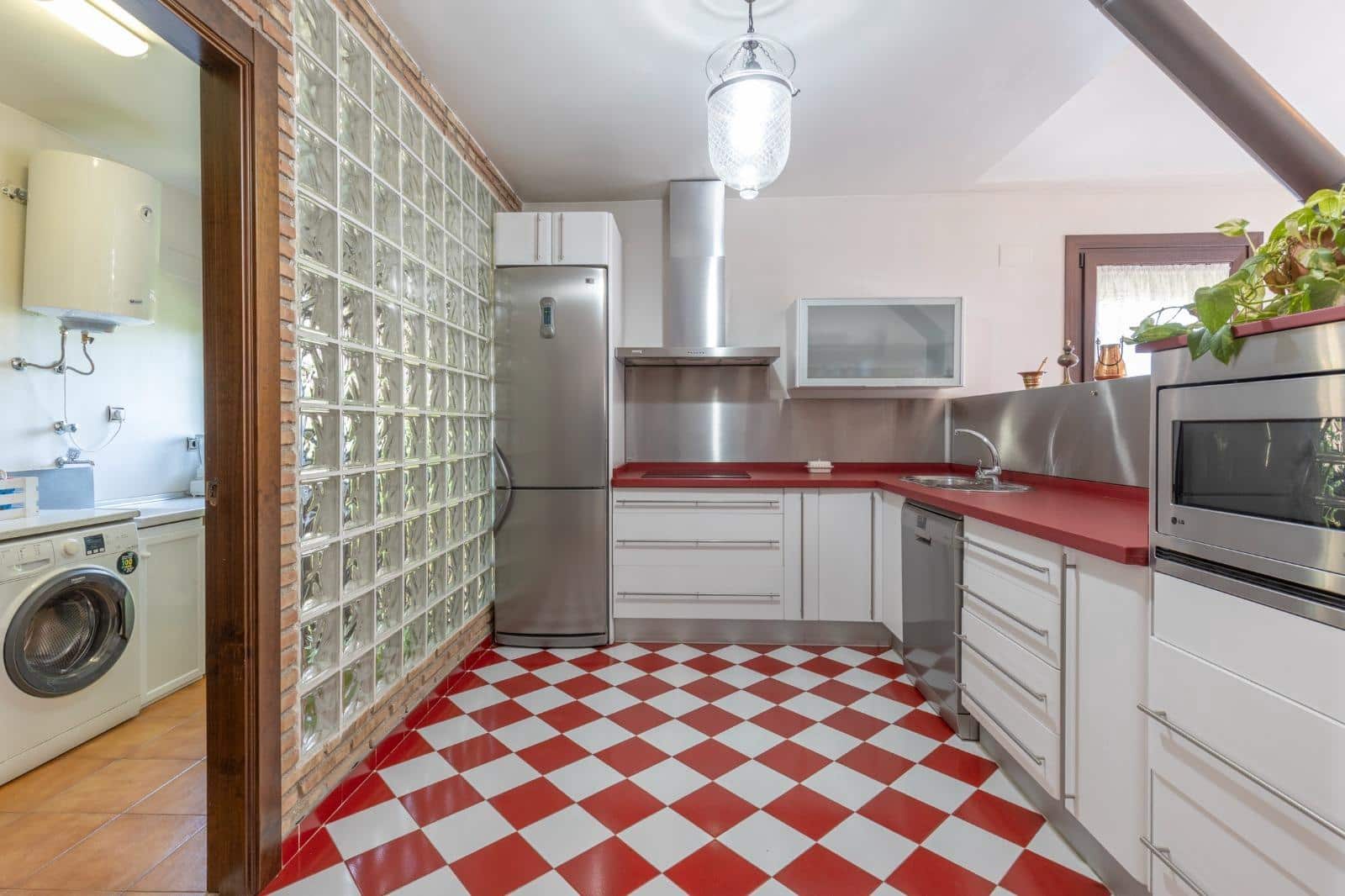 4 bedroom Villa for sale in Vegas del Genil with pool garage - € 429,000 (Ref: 10161553)