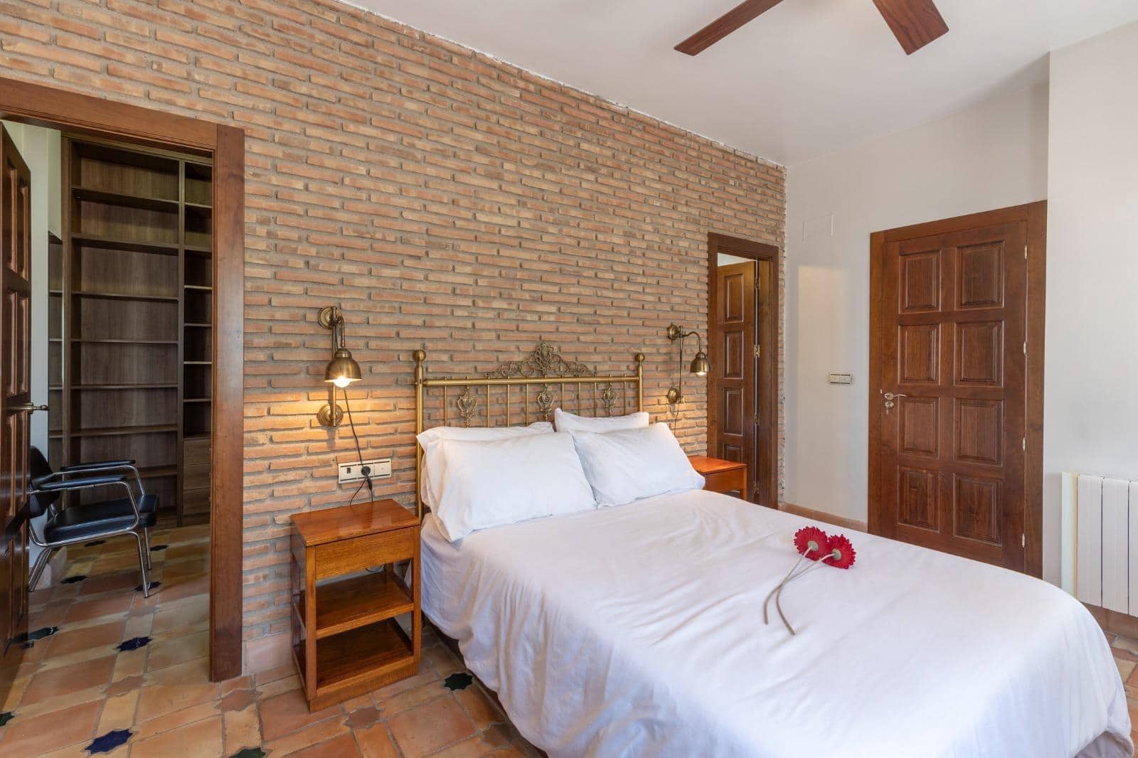 4 bedroom Villa for sale in Vegas del Genil with pool garage - € 429,000 (Ref: 10161553)