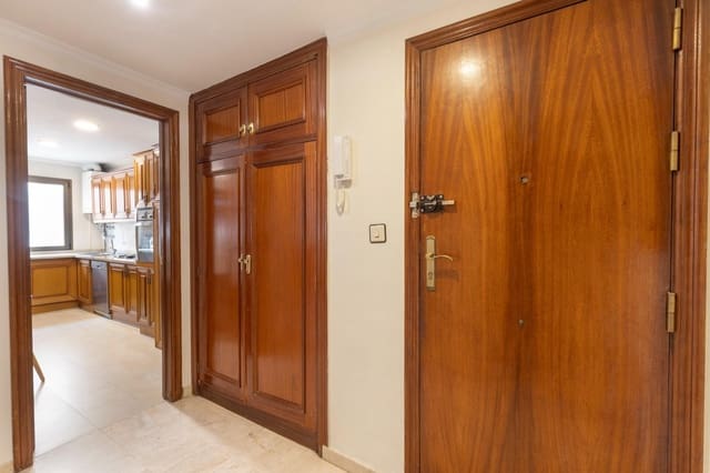 4 Zimmer Wohnung zu verkaufen in Centro, Granada Stadt mit Garage - 510.000 € (Ref: 10187153)