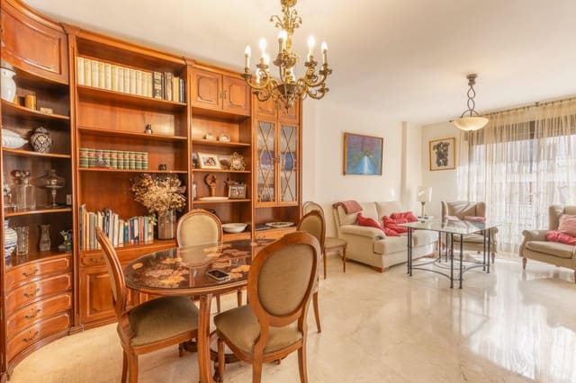 4 Zimmer Wohnung zu verkaufen in Centro, Granada Stadt mit Garage - 510.000 € (Ref: 10187153)