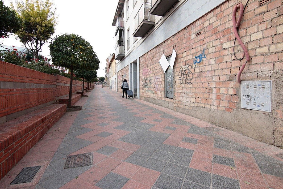 Commercial for sale in Armilla - € 110,000 (Ref: 6863909)