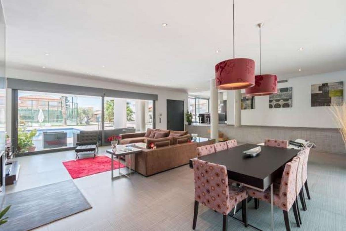 5 soveværelse Villa til salg i Gojar med swimmingpool garage - € 950.000 (Ref: 6863949)