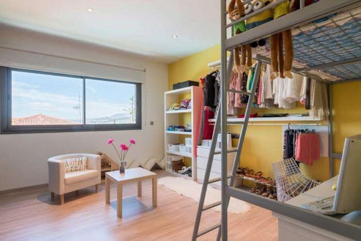 5 soveværelse Villa til salg i Gojar med swimmingpool garage - € 950.000 (Ref: 6863949)