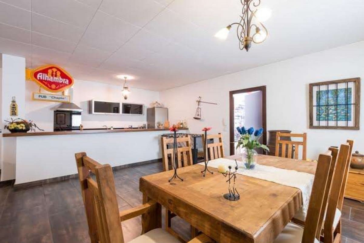 5 soveværelse Villa til salg i Gojar med swimmingpool garage - € 950.000 (Ref: 6863949)