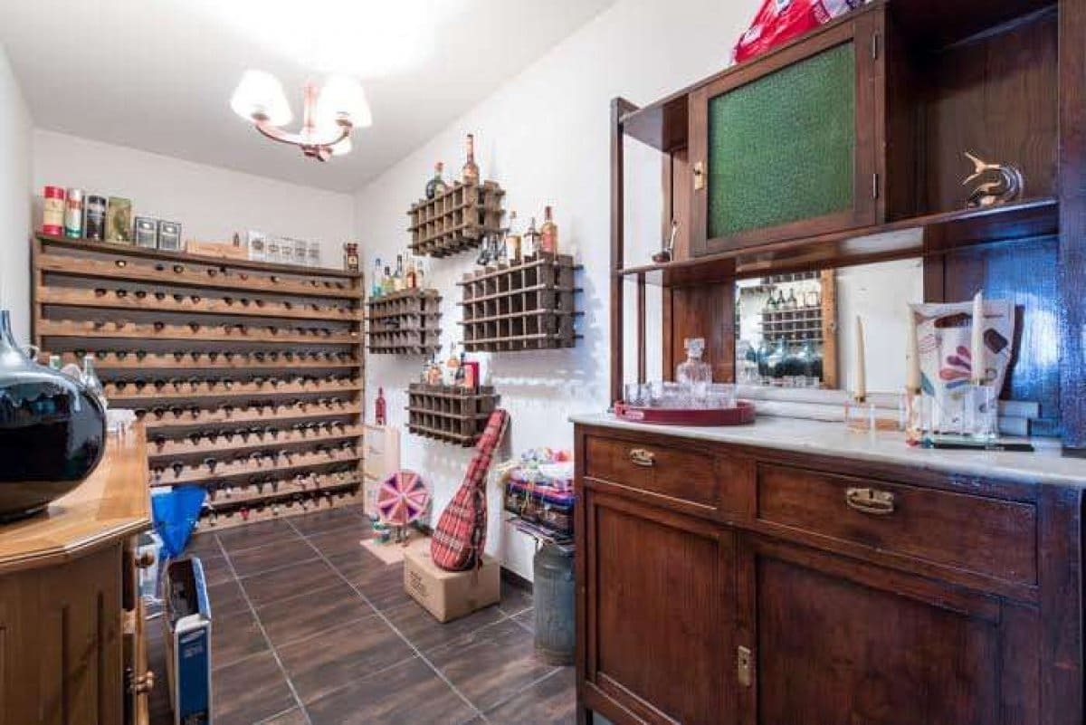 5 soveværelse Villa til salg i Gojar med swimmingpool garage - € 950.000 (Ref: 6863949)