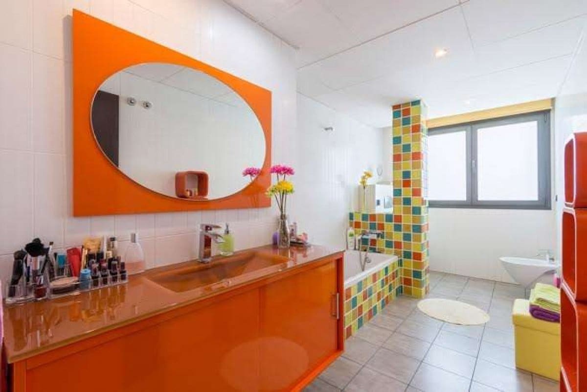 5 soveværelse Villa til salg i Gojar med swimmingpool garage - € 950.000 (Ref: 6863949)