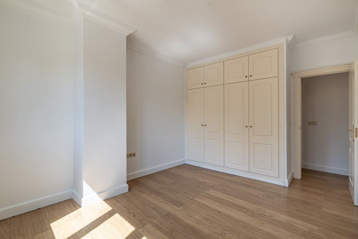 6 soveværelse Lejlighed til salg i Granada by - € 615.000 (Ref: 6864005)