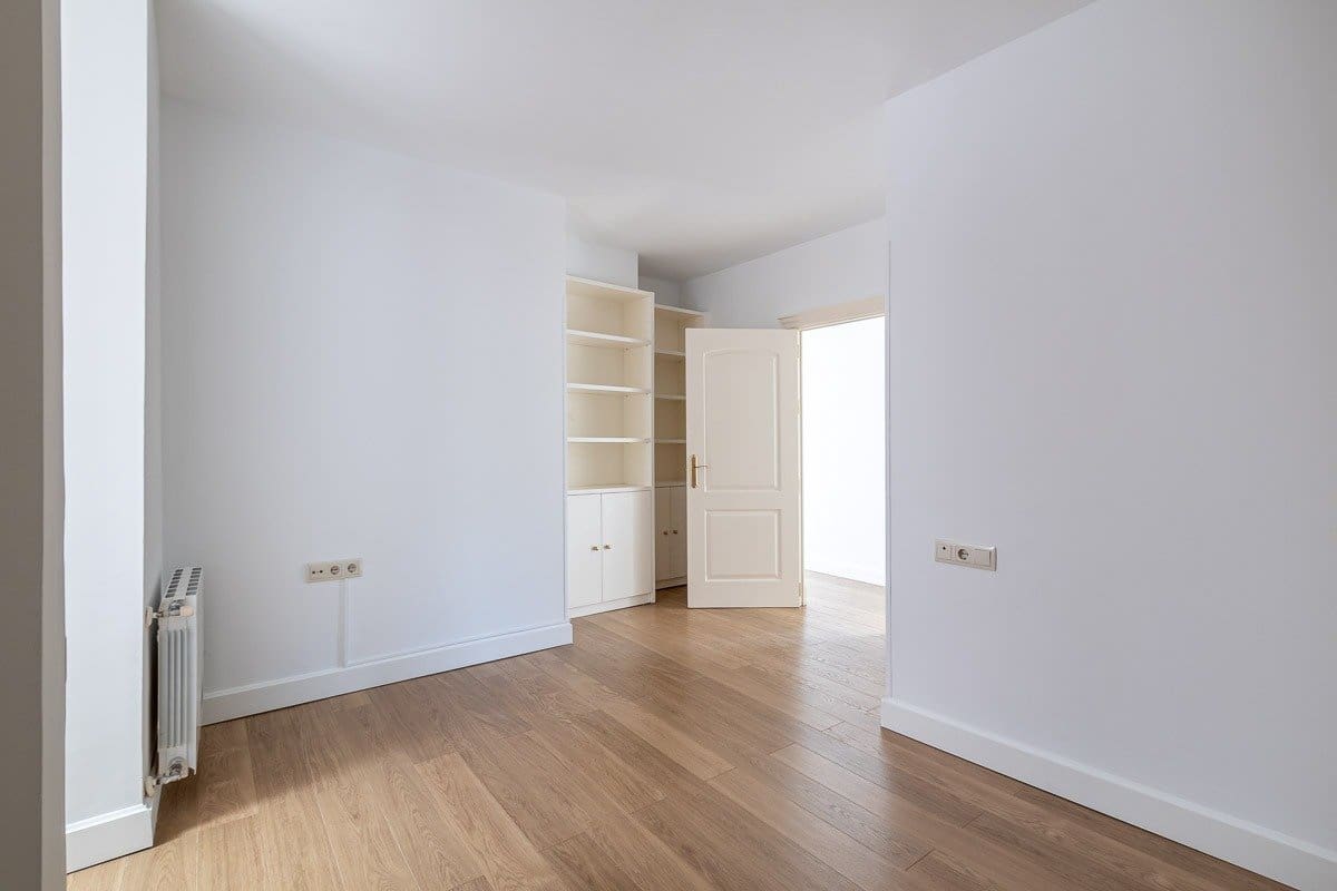 6 soveværelse Lejlighed til salg i Granada by - € 615.000 (Ref: 6864005)