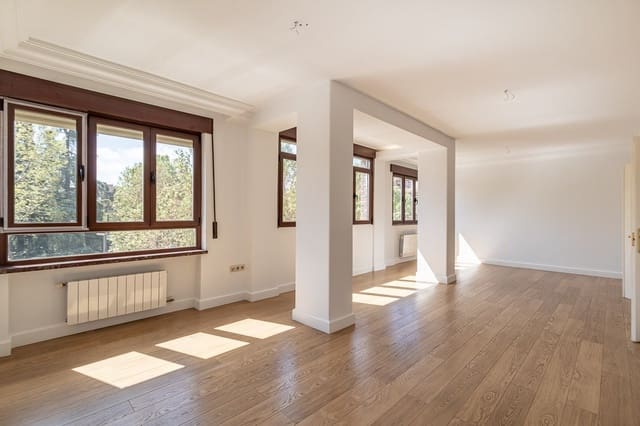 6 soveværelse Lejlighed til salg i Centro, Granada by - € 615.000 (Ref: 6864005)