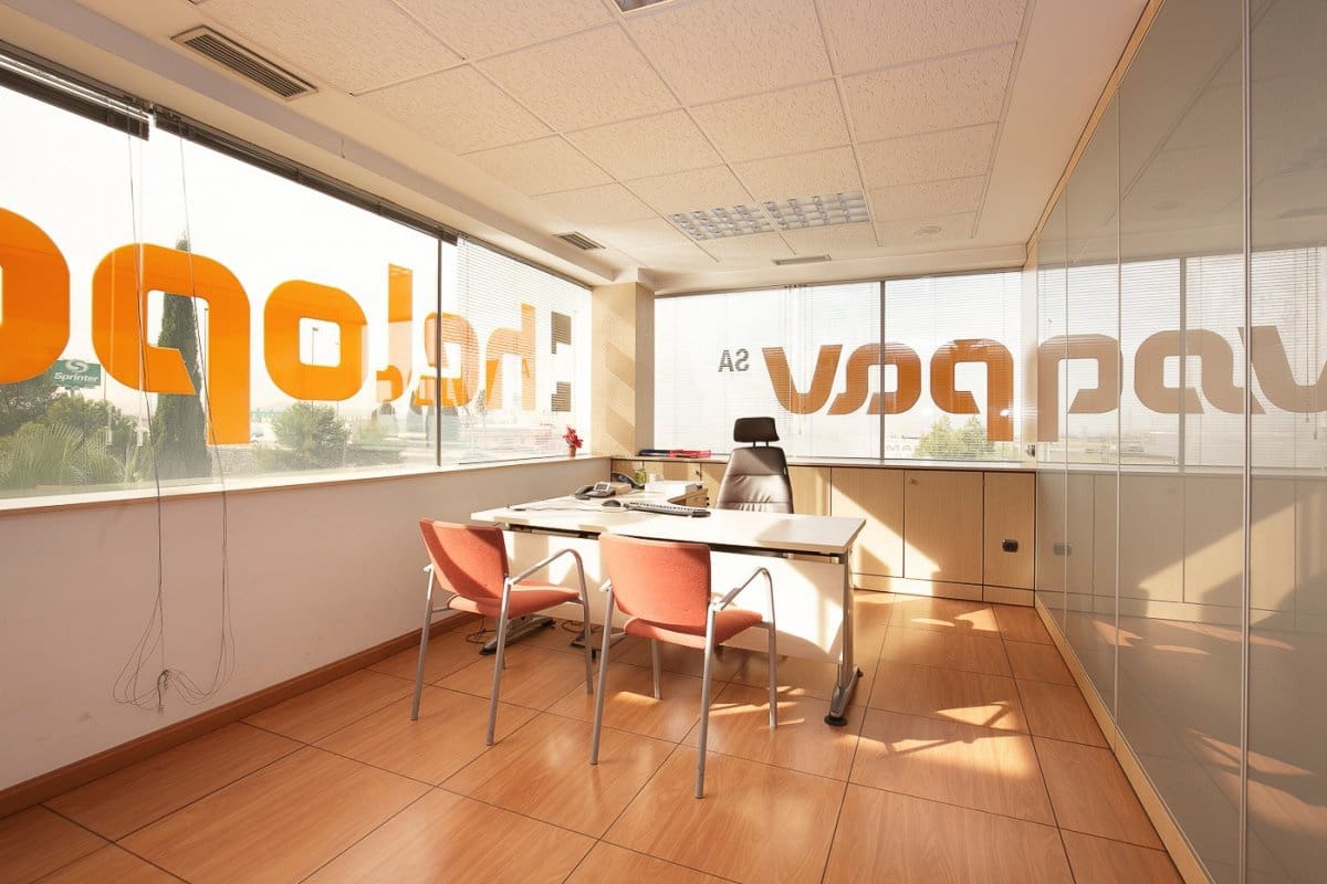 Erhverv til salg i Granada by med garage - € 1.800.000 (Ref: 6864053)