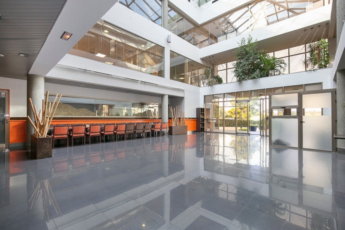 Erhverv til salg i Granada by med garage - € 1.800.000 (Ref: 6864053)