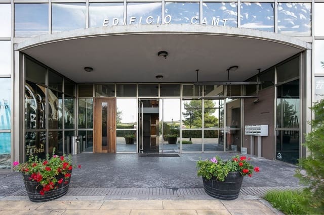 Commercial for sale in Campus de la Salud, Granada city with garage - € 1,800,000 (Ref: 6864053)