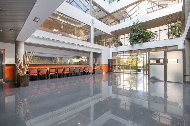 Commercial for sale in Campus de la Salud, Granada city with garage - € 1,800,000 (Ref: 6864053)