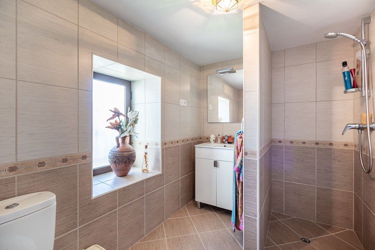 4 soveværelse Villa til salg i Loja - € 159.000 (Ref: 7309839)