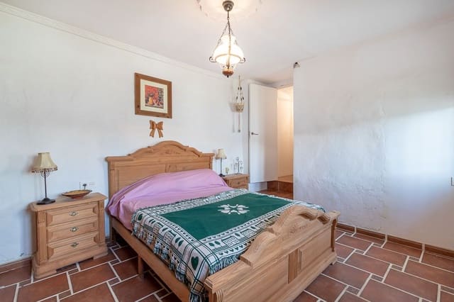 4 soveværelse Villa til salg i Loja - € 159.000 (Ref: 7309839)