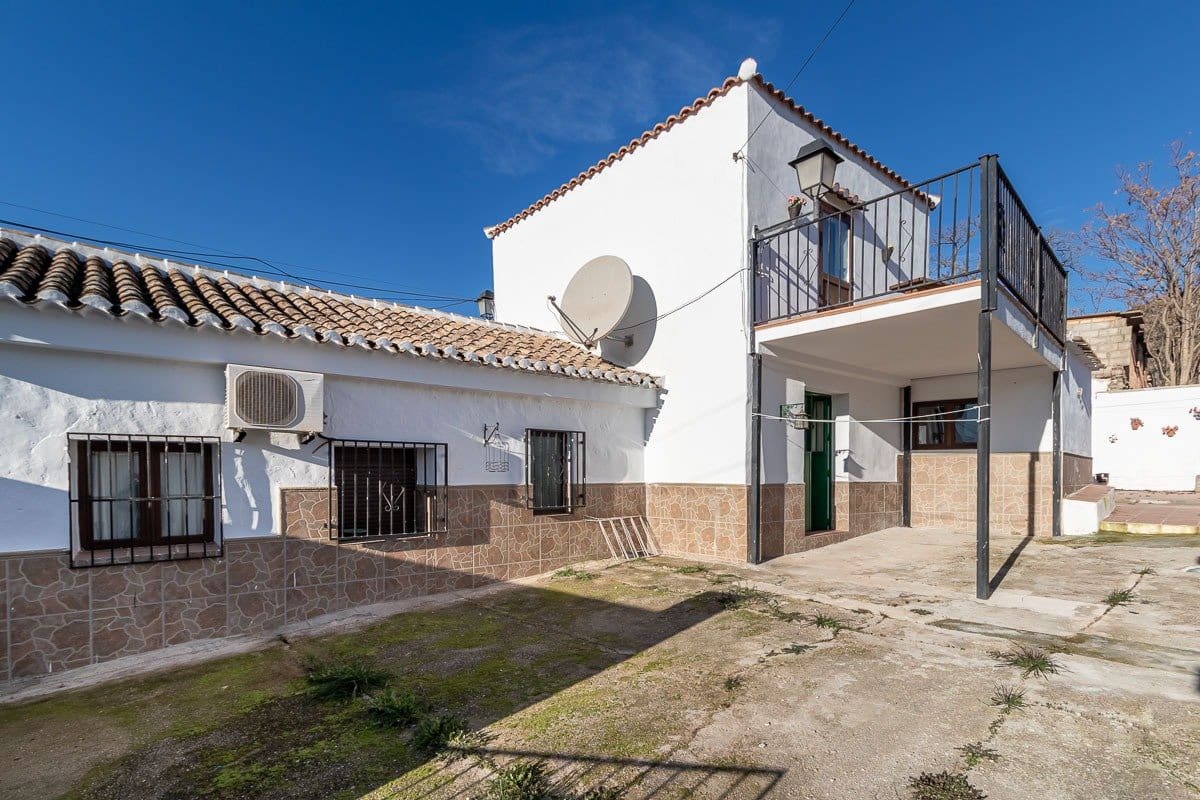 4 soveværelse Villa til salg i Loja - € 159.000 (Ref: 7309839)