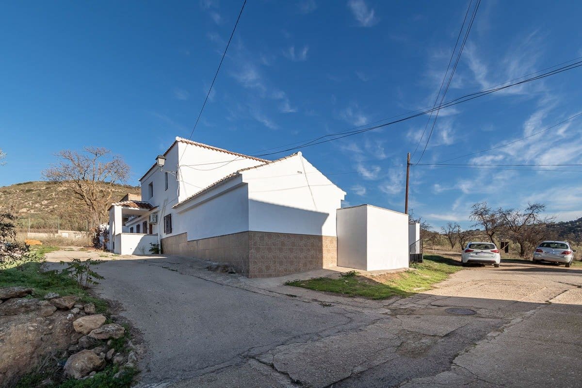 4 soveværelse Villa til salg i Loja - € 159.000 (Ref: 7309839)